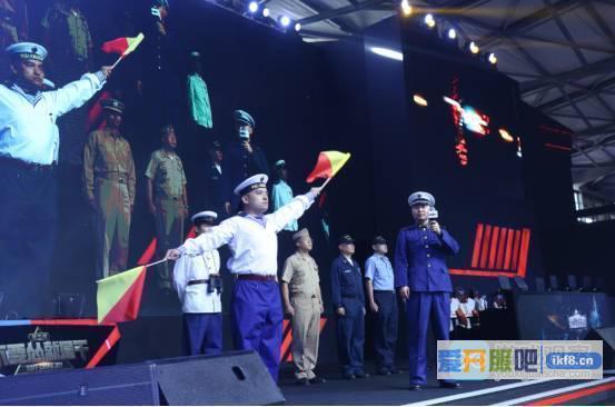 军迷俱乐部现场进行旗语讲解