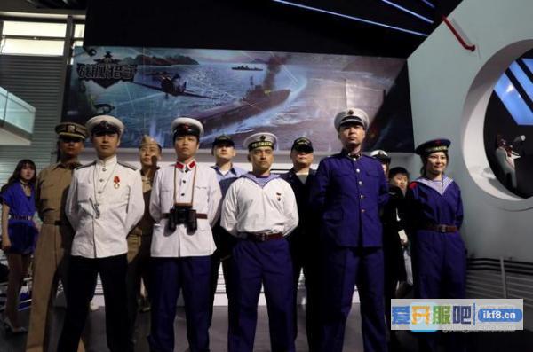 空中网“硬派”军武范儿成全场焦点