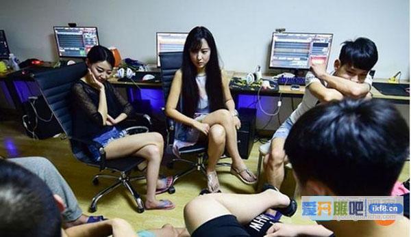 李薇组建了自己的电竞俱乐部，成了女老板