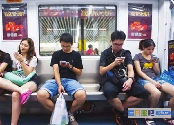手机已成为现代人的随身“伴侣”