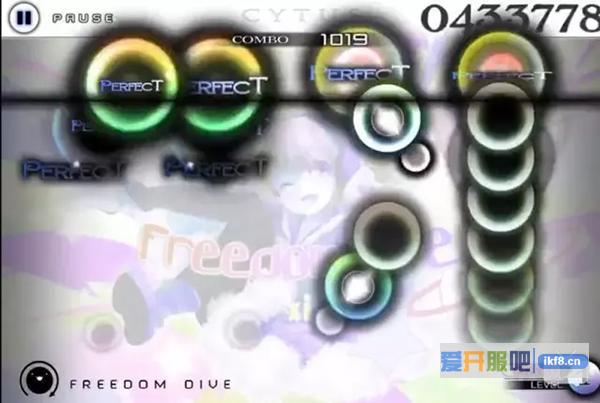 魔王曲《Freedom Dive》的谱面无论是速度还是密度都难到变态